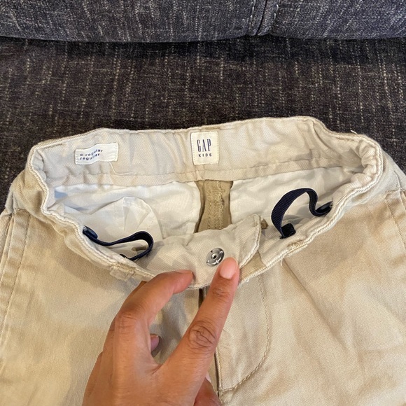 GAP kids khaki shorts, size 6 - Picture 4 of 6